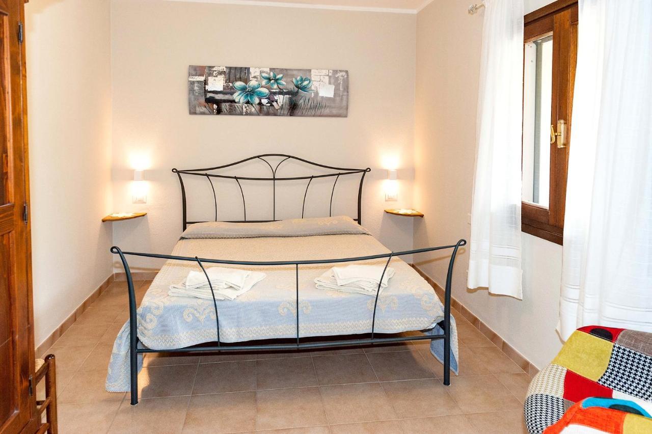 Lu Lioni Rooms Сан Теодоро Екстериор снимка