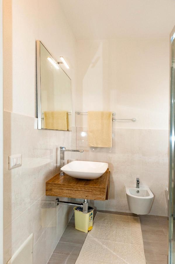 Lu Lioni Rooms Сан Теодоро Екстериор снимка