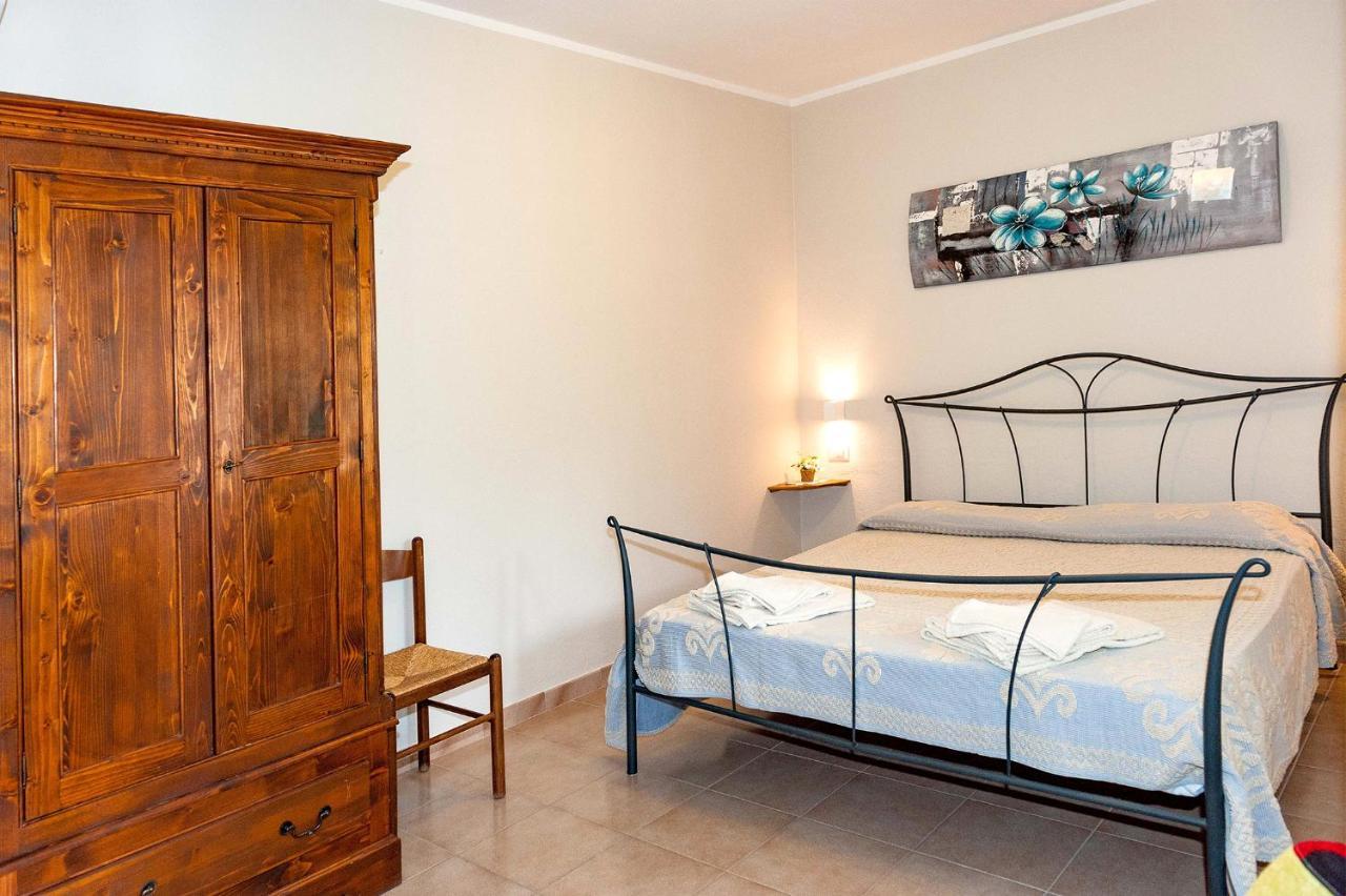 Lu Lioni Rooms Сан Теодоро Екстериор снимка