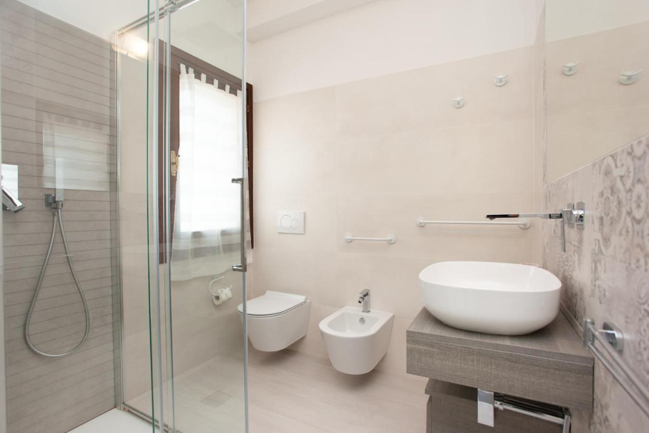 Lu Lioni Rooms Сан Теодоро Екстериор снимка