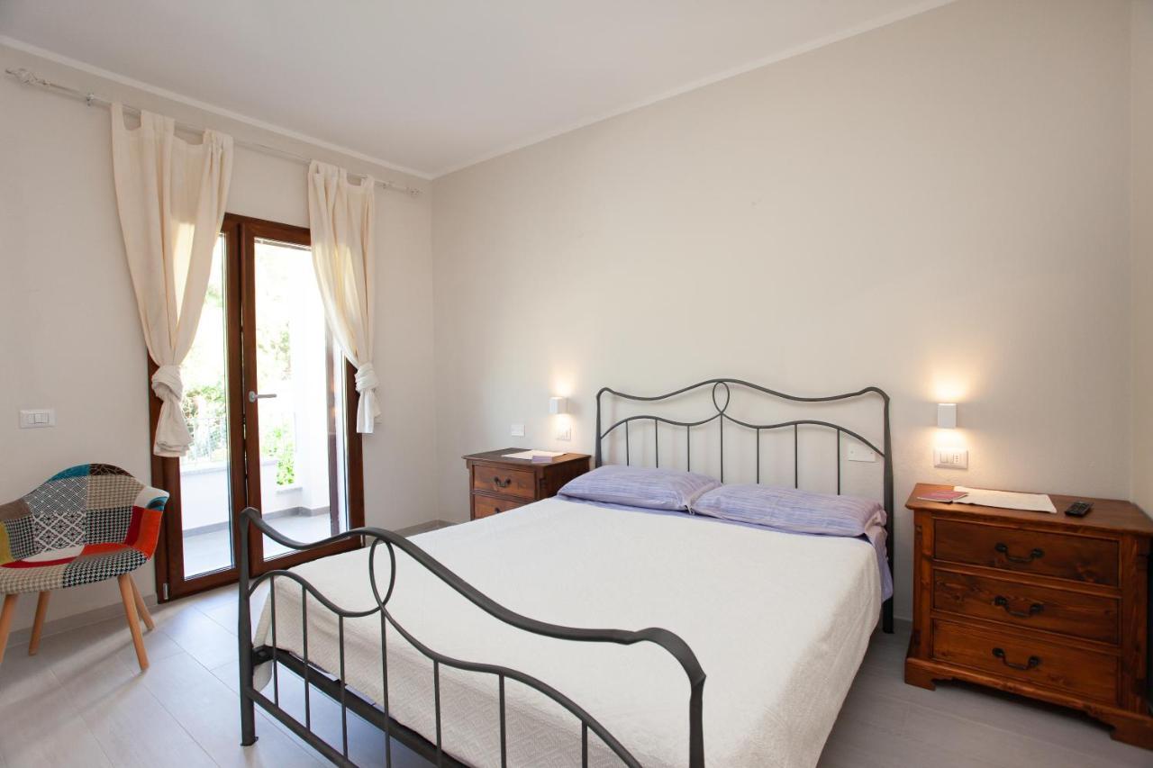 Lu Lioni Rooms Сан Теодоро Екстериор снимка
