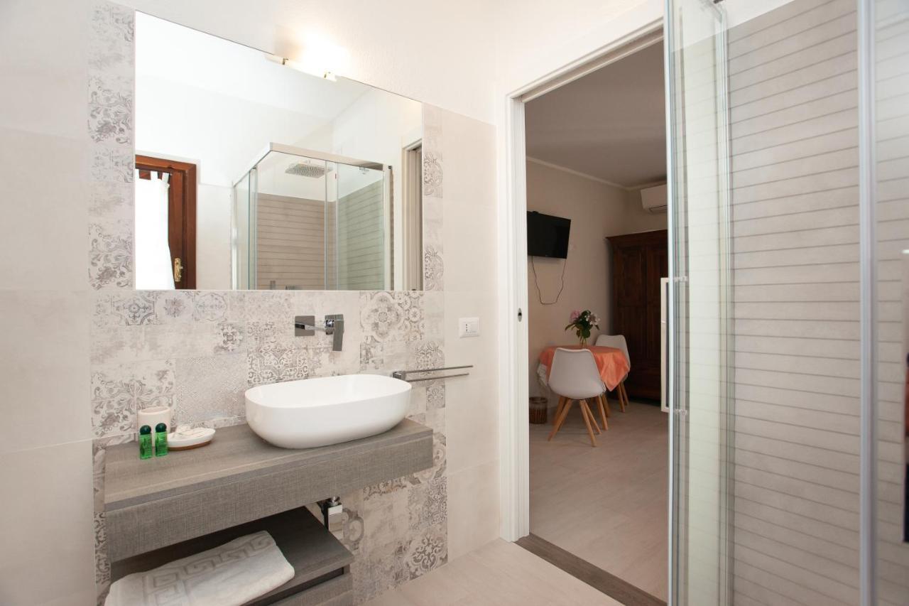 Lu Lioni Rooms Сан Теодоро Екстериор снимка