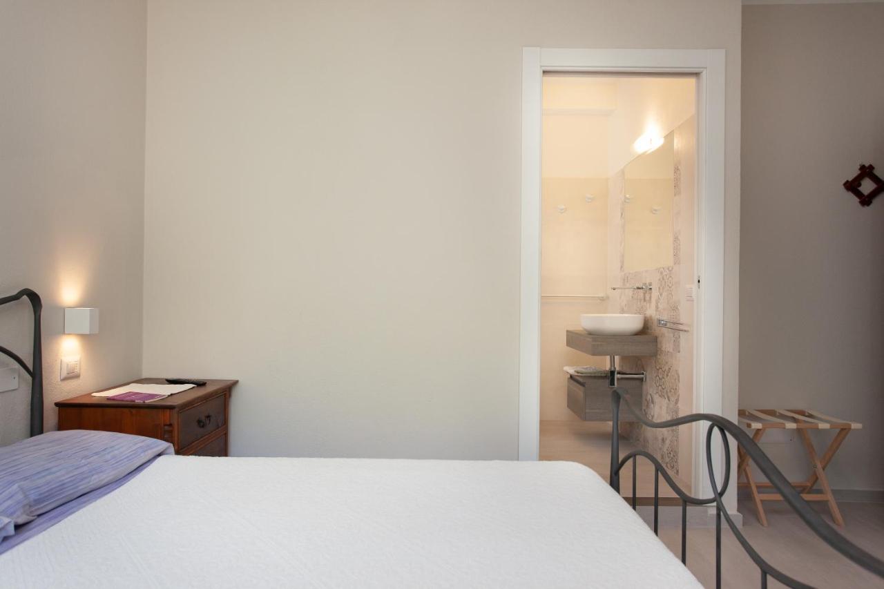 Lu Lioni Rooms Сан Теодоро Екстериор снимка