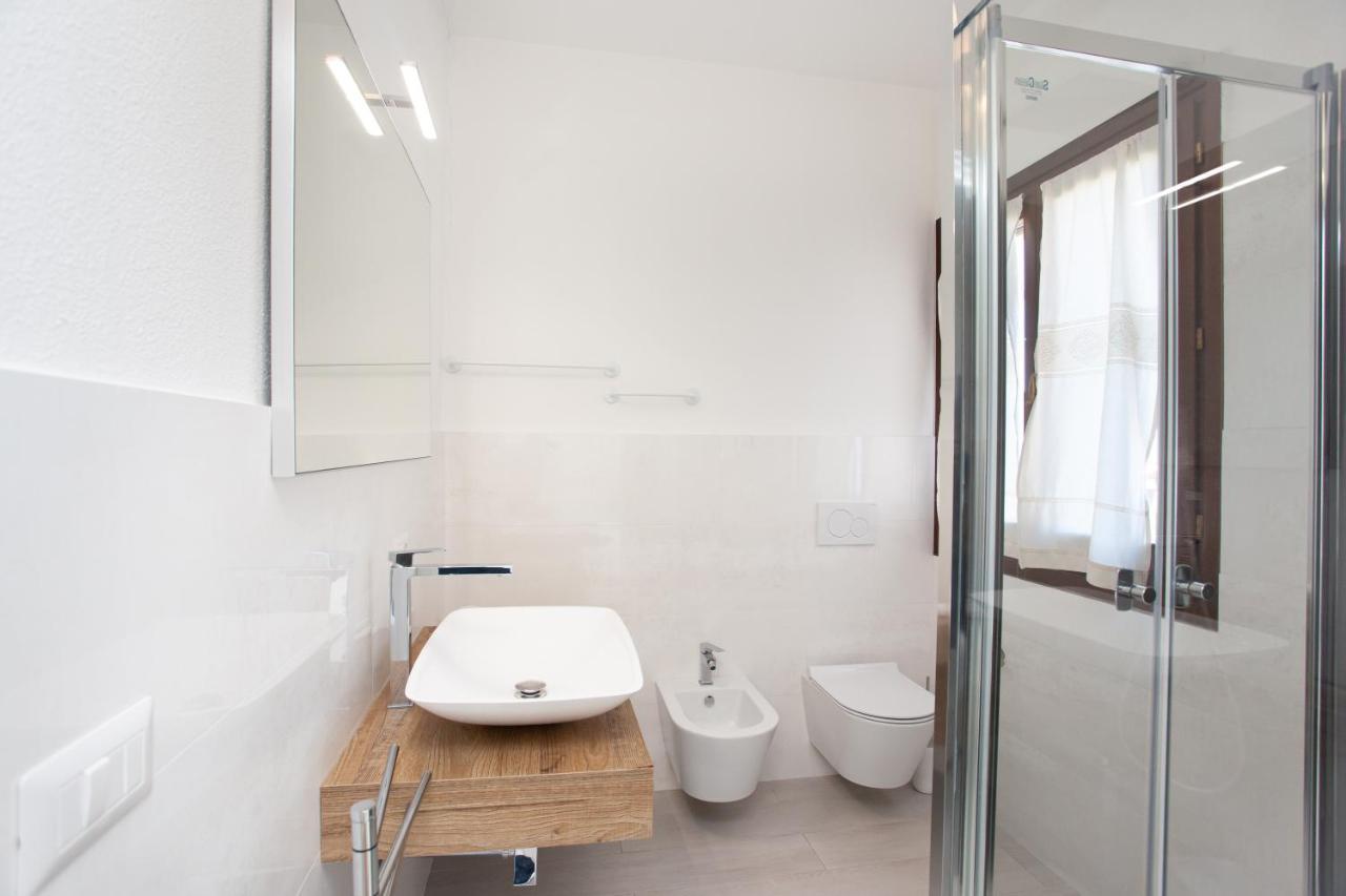 Lu Lioni Rooms Сан Теодоро Екстериор снимка