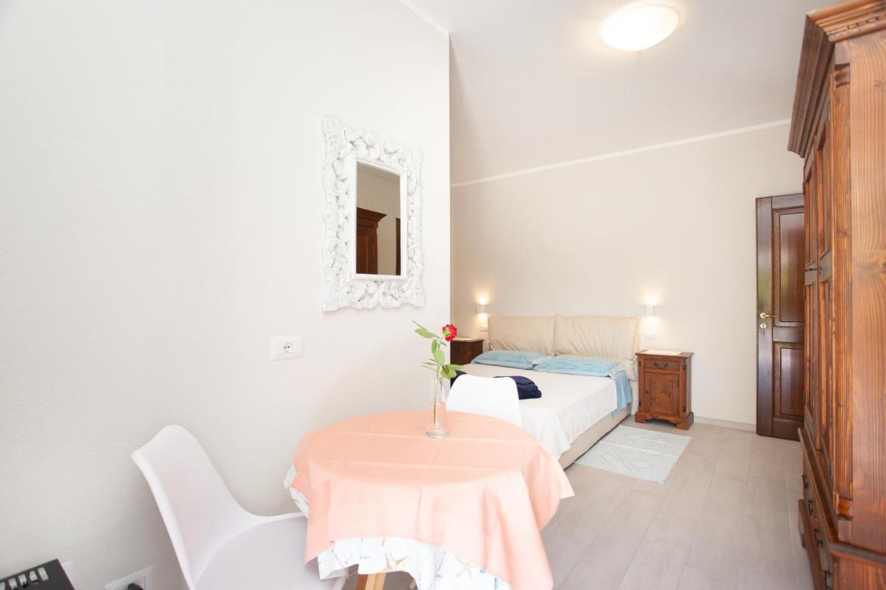 Lu Lioni Rooms Сан Теодоро Екстериор снимка