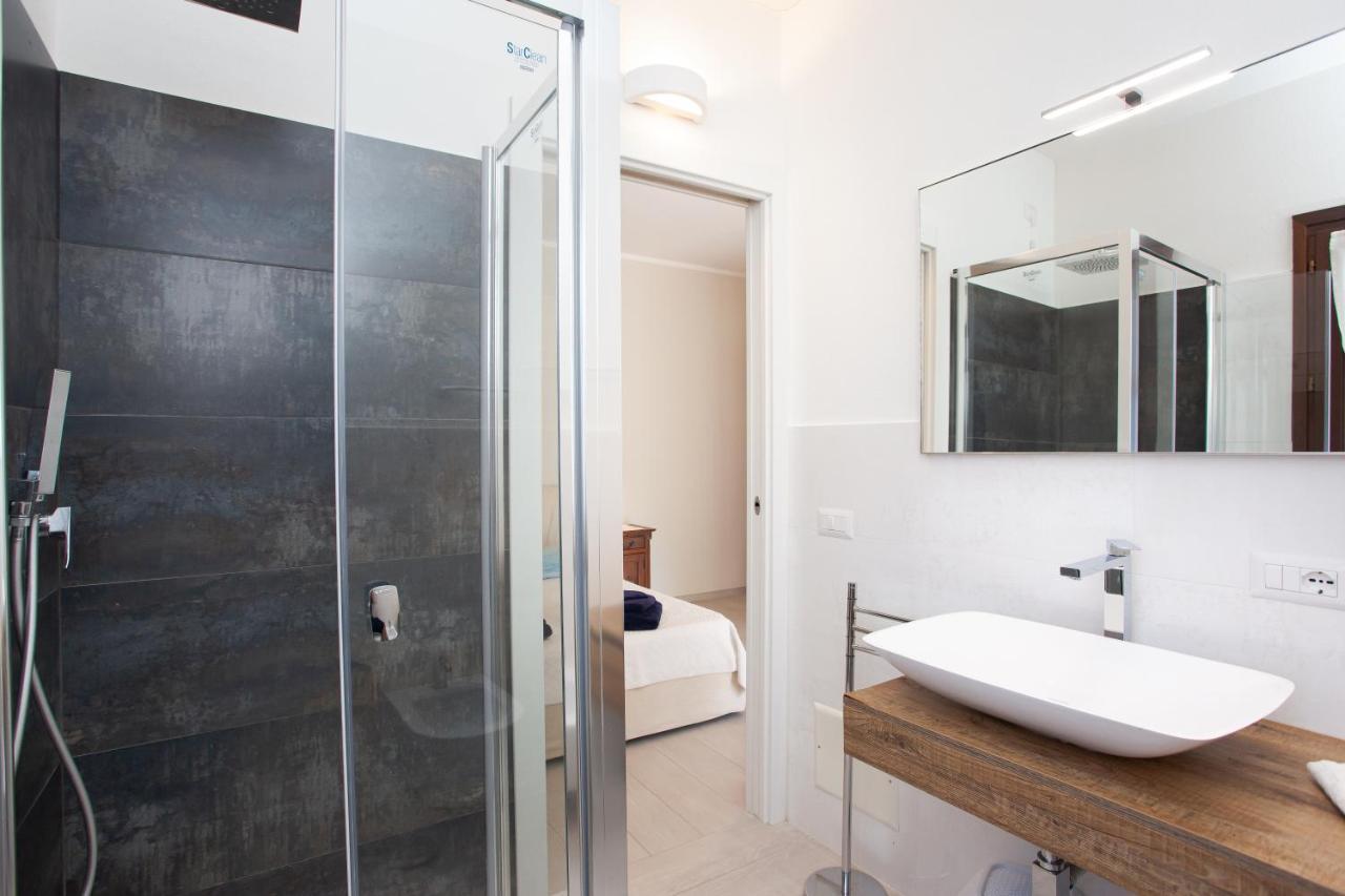 Lu Lioni Rooms Сан Теодоро Екстериор снимка