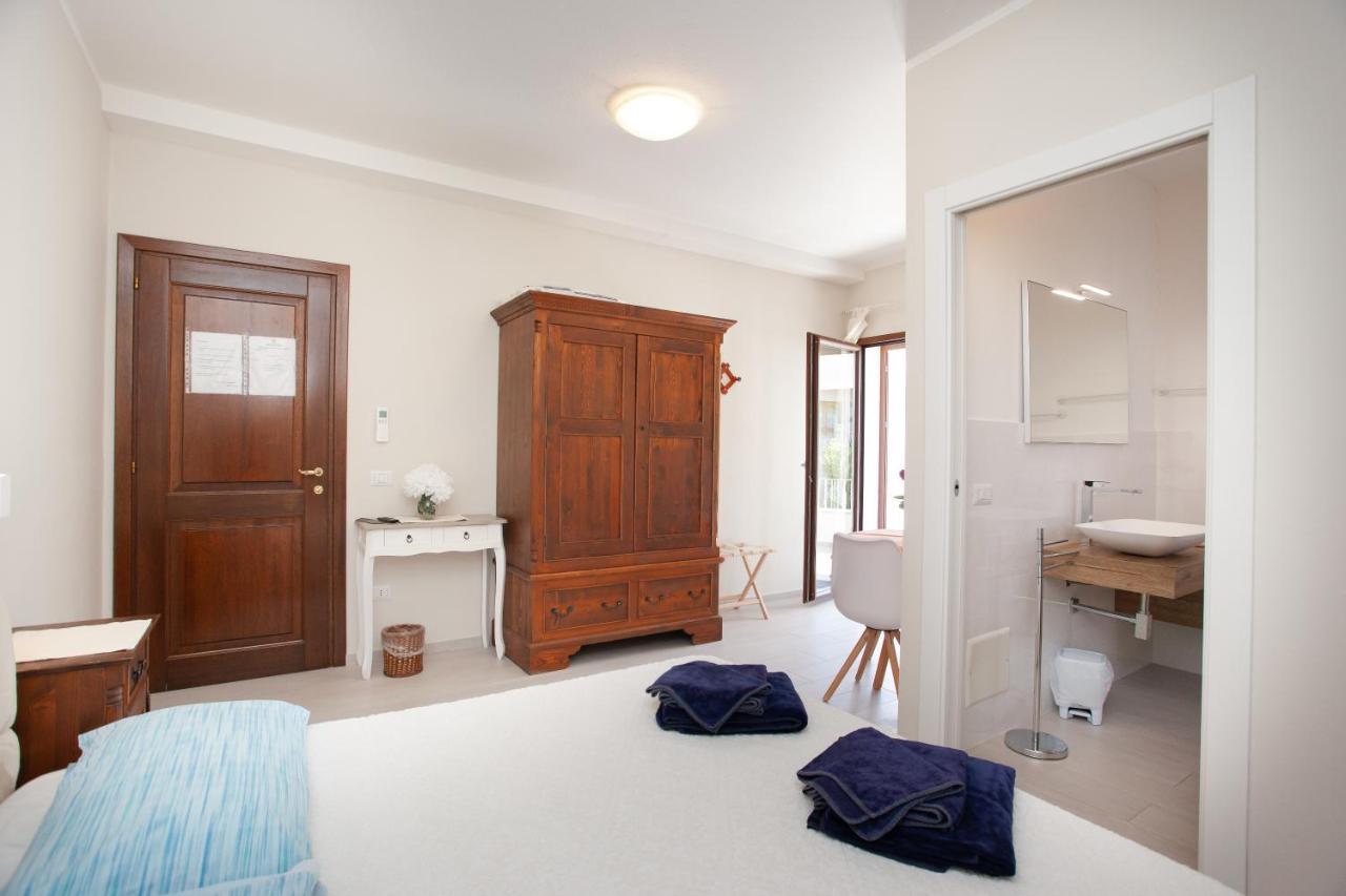 Lu Lioni Rooms Сан Теодоро Екстериор снимка
